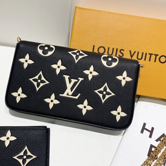 POCHETTE LOUIS FÉLICIE VUITTON 0814